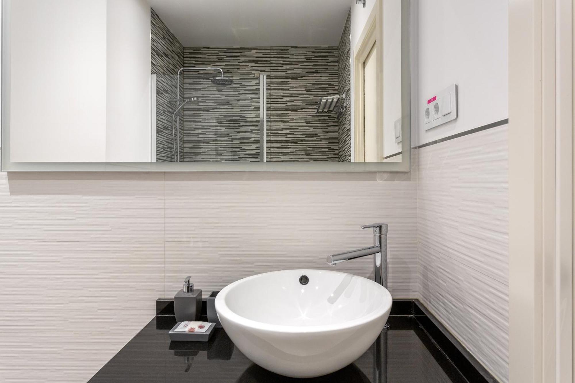 Alma Suites Мадрид Екстериор снимка