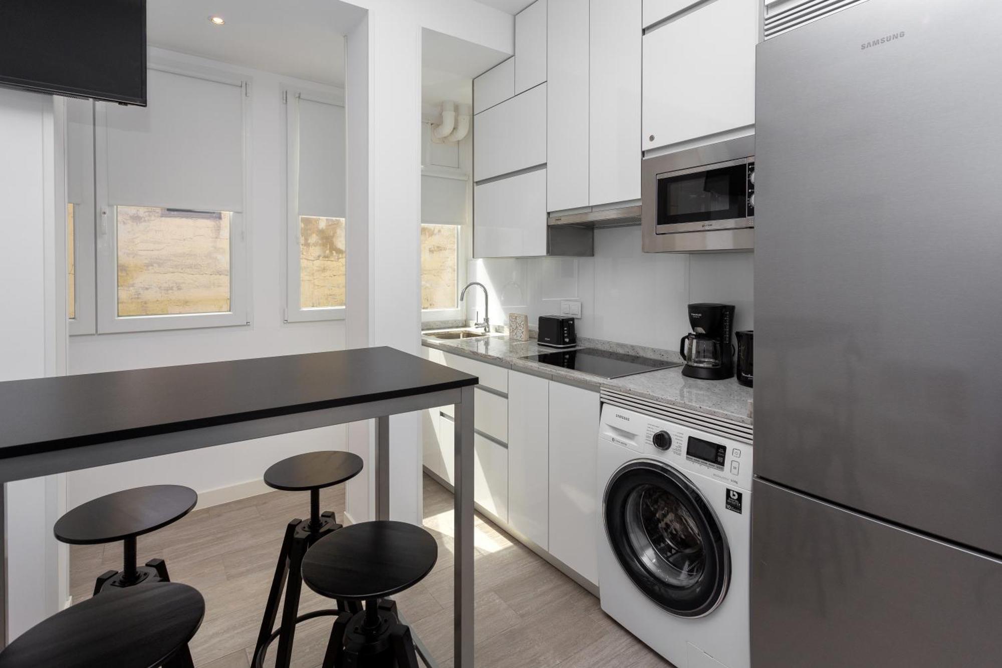Alma Suites Мадрид Екстериор снимка