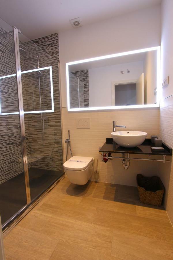 Alma Suites Мадрид Екстериор снимка